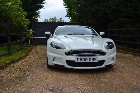 Aston Martin DBS Glow in the Dark