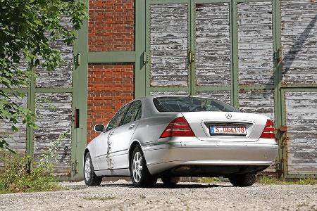 Mercedes-Benz S 320, Heckansicht
