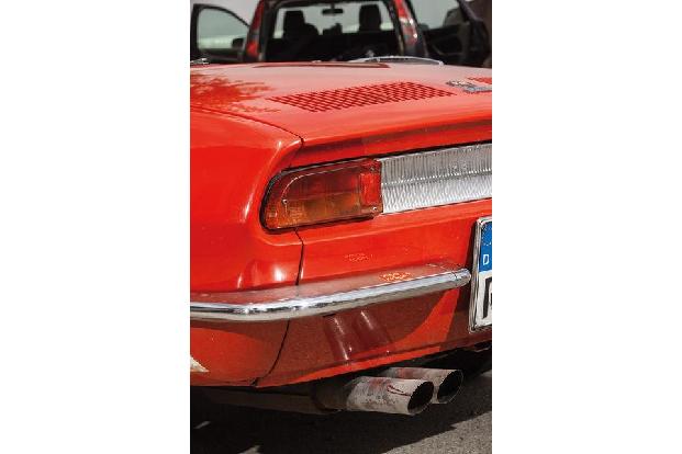 Fiat 850 Spider, Heckleuchte, Endrohr