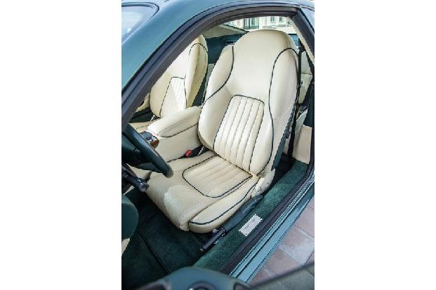 Aston Martin DB7, Fahrersitz