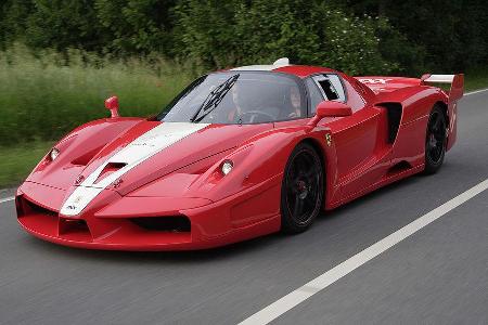 Zudem schloss Ferrari auch den Wettbewerb mit Konkurrenten aus, da der Renn-Enzo in kein FIA Raster passt.