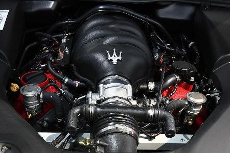 Unter der Haube bleibt der bekannte V8 mit 4,7 Liter Hubraumvolumen.