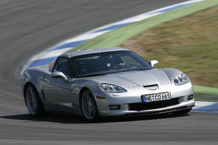 Die Corvette Z06 muss sich den letzten Platz der Top 10 mit dem dritten Fahrzeug aus ...