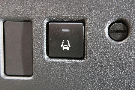 Die automatische SpurhaltewarnungAFIL gibt es gegen Aufpreis.