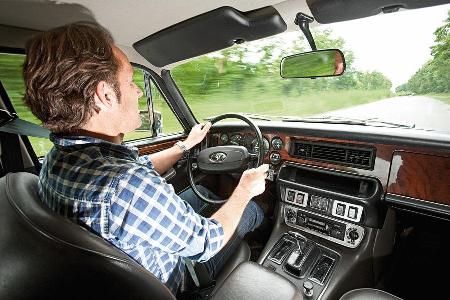 Daimler Double Six, Cockpit, Fahrersicht