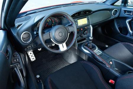 Toyota GT86 Pure, Cockpit