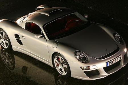 Ein Diffusor soll die Aerodynamik des Ruf CTR 3 positiv beeinflussen - bei einer Höchstgeschwindigkeit von 360 km/h ist dies...