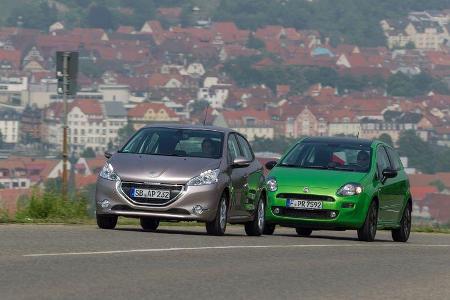 Peugeot 208 82 Vti, Fiat Punto 0,9 Twinair, Frontansicht