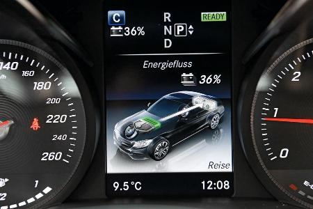 Mercedes C 300 Bluetec Hybrid, Infotainment