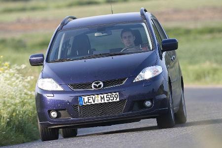 Der Mazda 5 bietet ein üppiges Multimedia-Angebot, zwei Schiebetüren, ein ausgefuchstes Sitzklapp-System, ...