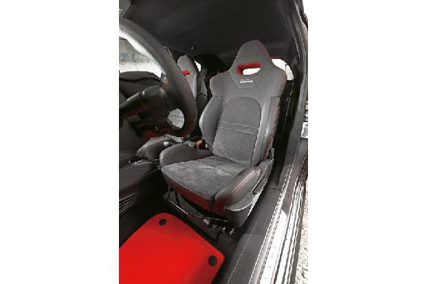 Peugeot 208 GTi 30th, Fahrersitz