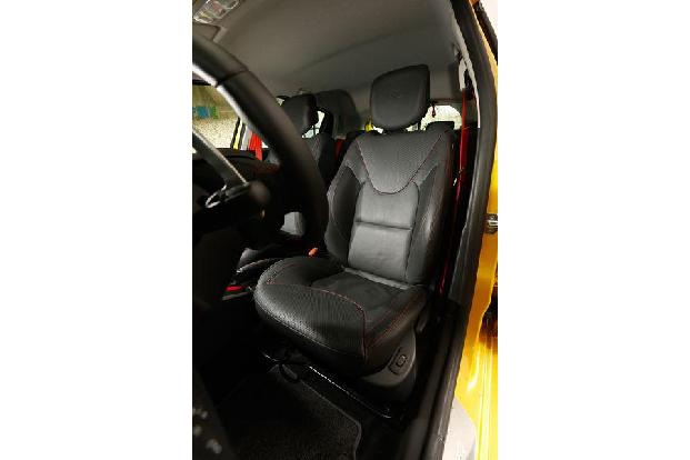 Renault Clio R.S., Fahrersitz
