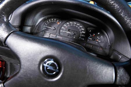 Opel Calibra, Rundinstrumente, Lenkrad