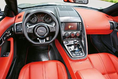 Jaguar F-Type R AWD Cabriolet, Cockpit