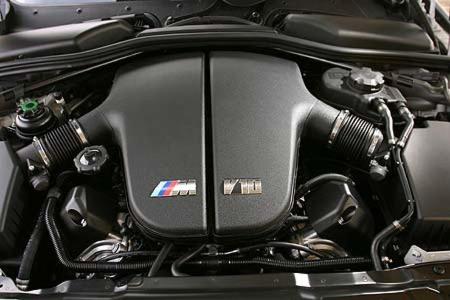 Der V10 soll die Verbindung zum F1-Motorsport schaffen.