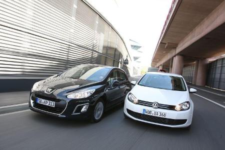VW Golf 1.2 TSI Comfortline, Peugeot 308 98 VTi Access, Frontansicht