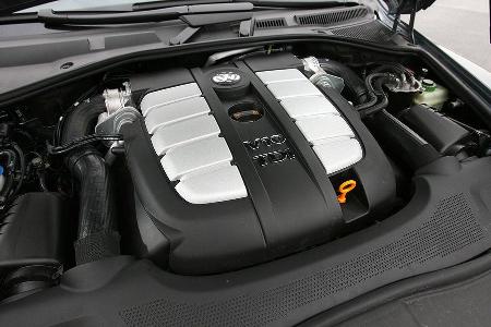 Im Touareg leistete der V10 TDI ebenfalls 313 PS und 750 Nm. Die Spurtzeit lag bie 7,8 Sekunden die Höchstgeschwindigkeit be...