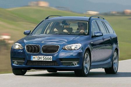 BMW 5er Touring: Der Kofferraum wächst um 15 Liter, die Automatik hat acht Gänge.