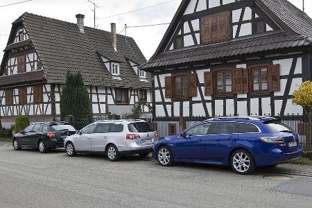 ... nüchtern sachlich der VW, sportlich-dynamisch der Mazda, gediegen-elegant der Renault.