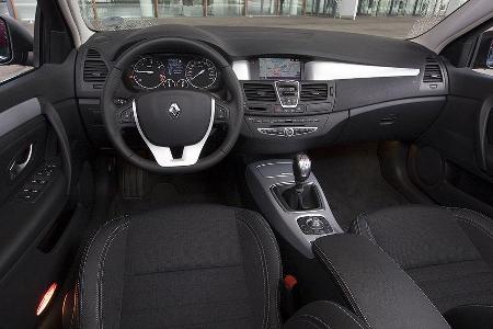 Laguna-Cockpit mit Schwächen beim Anzeige-und Bedienkonzept.