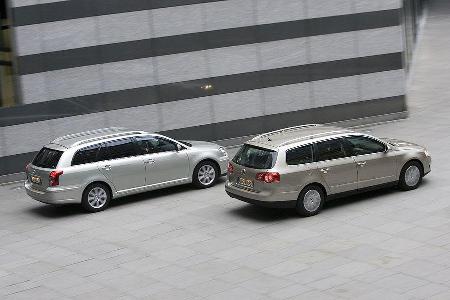 In der Länge überragt der Passat Variant seine Konkurrenten um etwa sechs Zentimeter.
