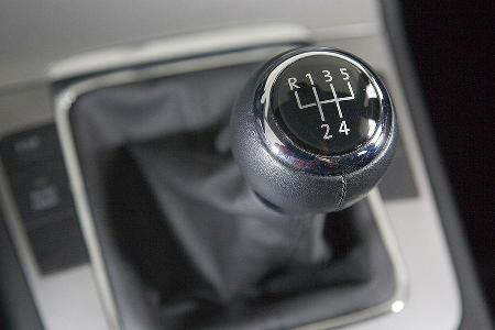 Wer den Basisdiesel ordert, muss mit fünf Gängen auskommen.
