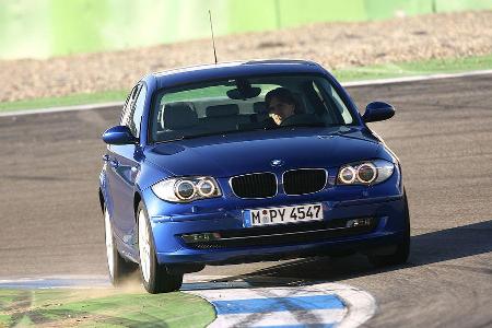 Mit 4.400/min. liegt die Nenndrehzahl für einen Diesel ungewöhnlich hoch.