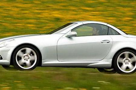 Auf schnellen Autobahnetappen macht der SLK dank des geräuscharmen Hardtops die bessere Figur.