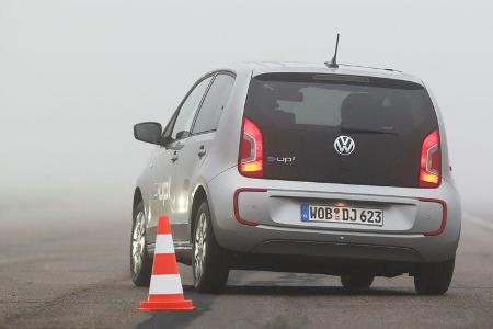 VW E-Up, Heckansicht, Slalom