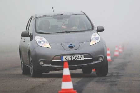 Nissan Leaf, Frontansicht, Slalom