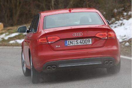 Auch oben heraus verleiht der Kompressor-V6 seinem Leistungshunger akustisch deutlich mehr Nachdruck als der zwar gleichfall...