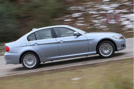 Bei 250 km/h regelt der BMW - wie auch der Audi - elektronisch ab.