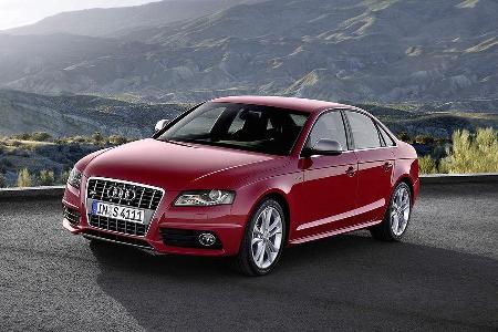 Seine gediegenen Linien machen den S4 zu einem eleganten Limousinen-Sportler.