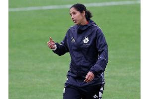 Für Frauen-EM: Jones verteilt "Arbeitsbuch" an Nationalspielerinnen