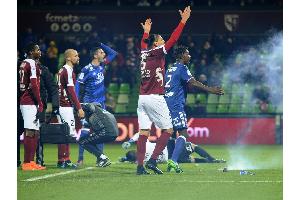 Harte Strafe für den FC Metz: Punktabzug nach Böllerwurf
