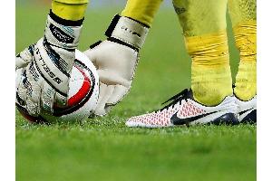 VfL Wolfsburg verpflichtet Torhüterin Martens