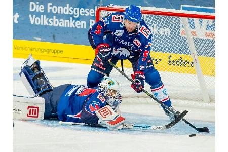 Eishockey: Lange Pause für Mannheims Johnson