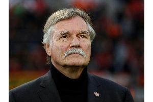 Knochenbrüche bei Bayer-Geschäftsführer Schade