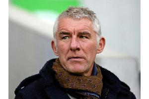 Nach 840 Tagen Arbeitslosigkeit: Slomka leitet KSC-Trainingsauftakt