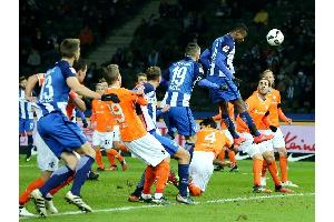 Spielergewerkschaft fordert Tarifvertrag für Fußball-Profis