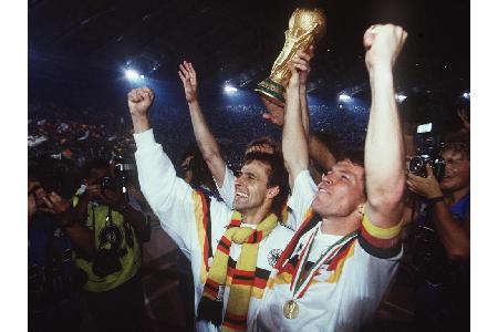 Wie sich die Geschichten doch ähneln... Ebenfalls 150 Länderspiele, ebenfalls Weltmeister und ebenfalls Rekordspieler seines...