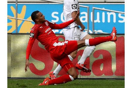 Hallescher FC verlängert mit Ajani bis 2019