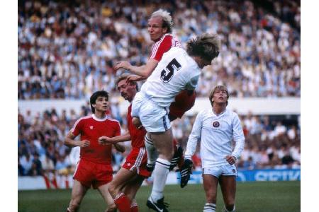 Mit einem 'Fünf-Tore-Hattrick', d.h. mit fünf Toren am Stück in einer Halbzeit, glänzte einst Dieter Hoeneß. Beim 6:0 der Ba...