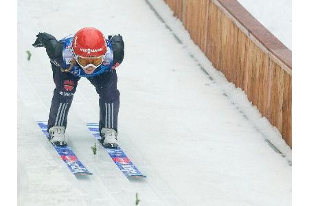 Skispringen: Althaus in Sapporo auf dem Podium - Vogt erneut Fünfte