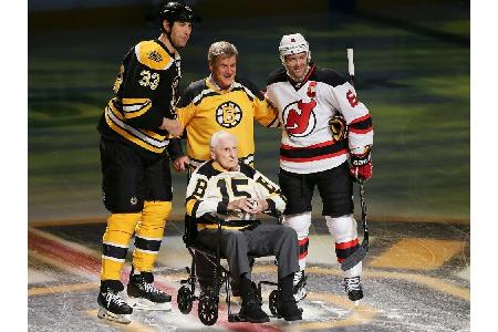 NHL: Boston Bruins trauern um Milt Schmidt