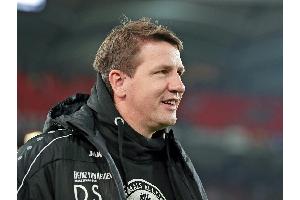 96-Trainer Stendel schielt nicht auf die Tabellenführung