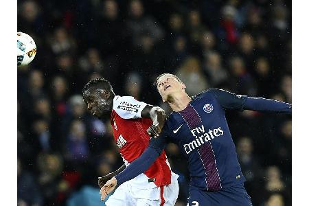 Paris vergibt Sieg im Spitzenspiel gegen Monaco - Trapp verletzt