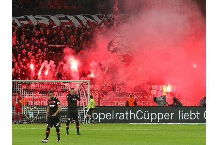 Eklat des Tages: Pyrotechnik in Leverkusen