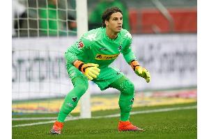 Gladbach verlängert mit Torhütern Sommer und Sippel