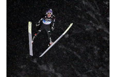 Skispringen: Wellinger gewinnt Qualifikation in Willingen